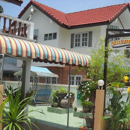 Sri Krung Guest House فرا ناخون سي أيوتثايا المظهر الخارجي الصورة