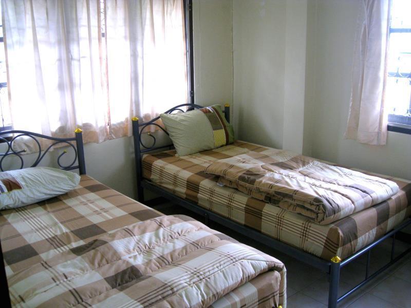 Sri Krung Guest House فرا ناخون سي أيوتثايا المظهر الخارجي الصورة