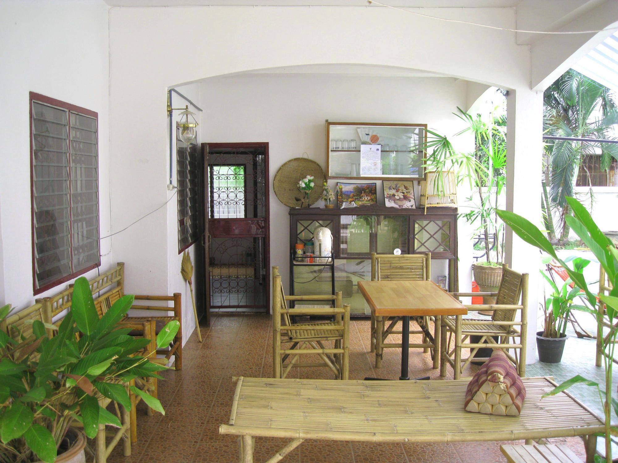 Sri Krung Guest House فرا ناخون سي أيوتثايا المظهر الخارجي الصورة