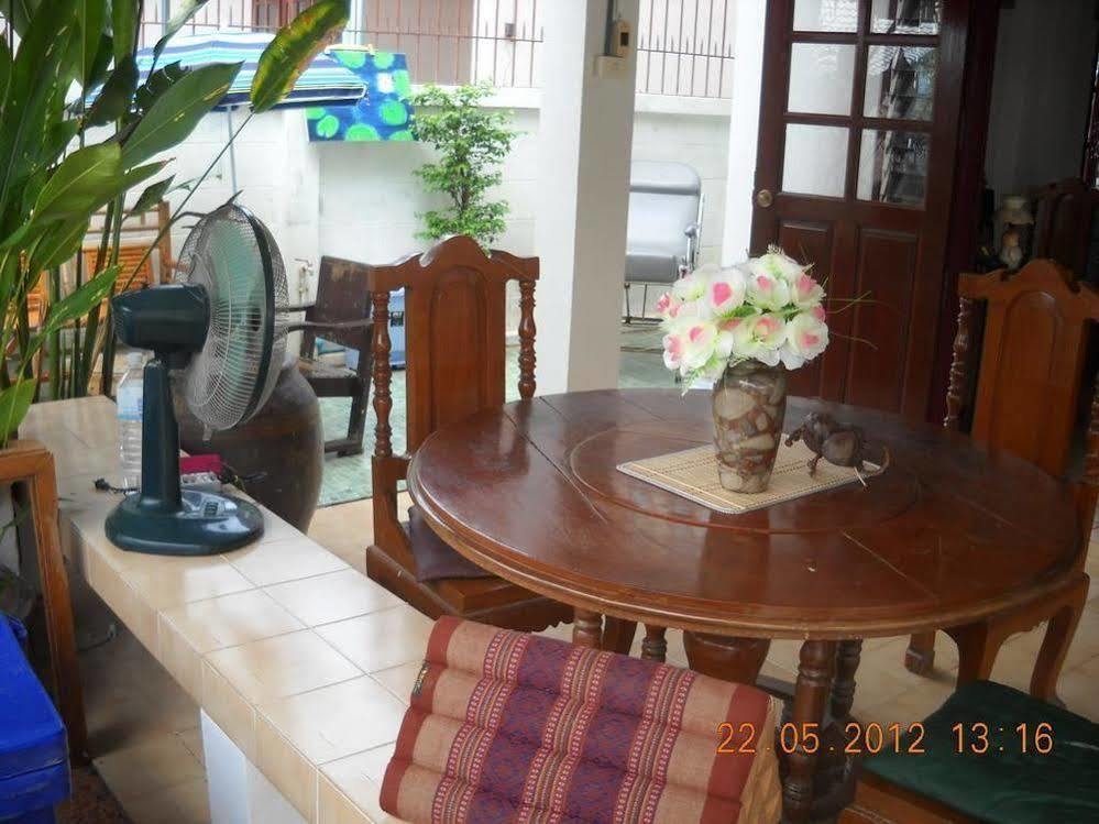 Sri Krung Guest House فرا ناخون سي أيوتثايا المظهر الخارجي الصورة