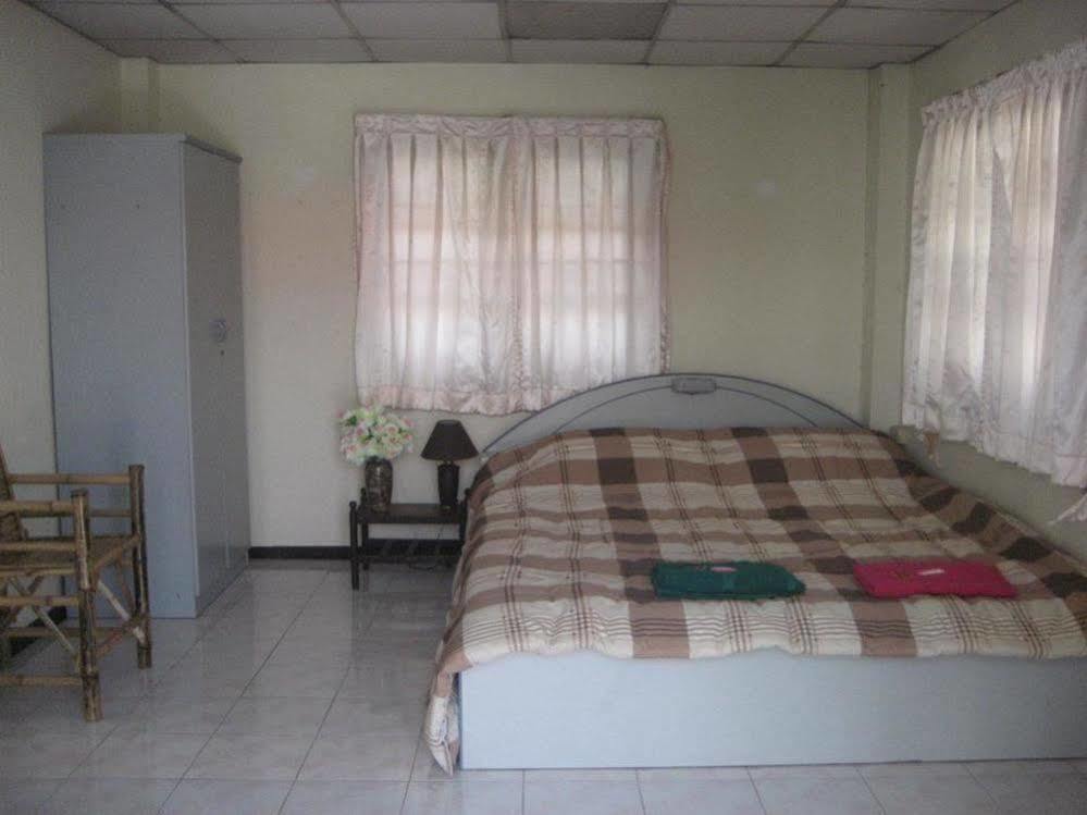 Sri Krung Guest House فرا ناخون سي أيوتثايا المظهر الخارجي الصورة